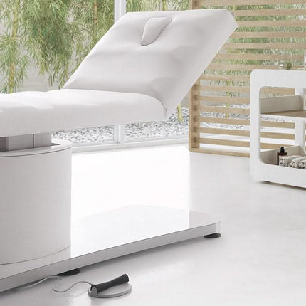 VISMARA E-Motion 2.0 baltas kosmetologinis gultas su elektriniu aukščio reguliavimu salonams