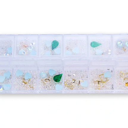 Nagų dekoracijų rinkinys - kristaliukų, širdelių ir auksinių elementų mixas - Beauty Kit