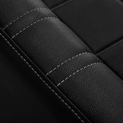 Laukimo zona kirpykloje su GABBIANO Avila sofa juodos ir aukso spalvų kombinacija