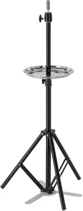 Stovas kirpėjų mokymo galvai su indu įrankiams pasidėti