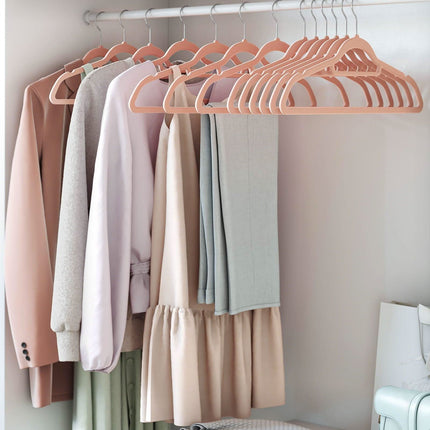 Rausvos aksominės pakabos CRF20PK, 20 vnt. - Beauty Kit